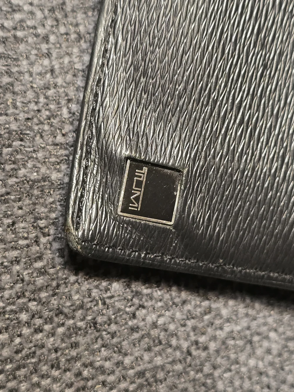 Tumi compact bi